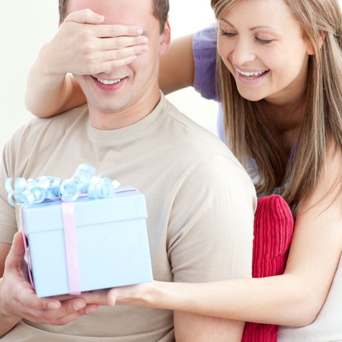 الهدايا ودورها في تعزيز الحب بين الزوجين
