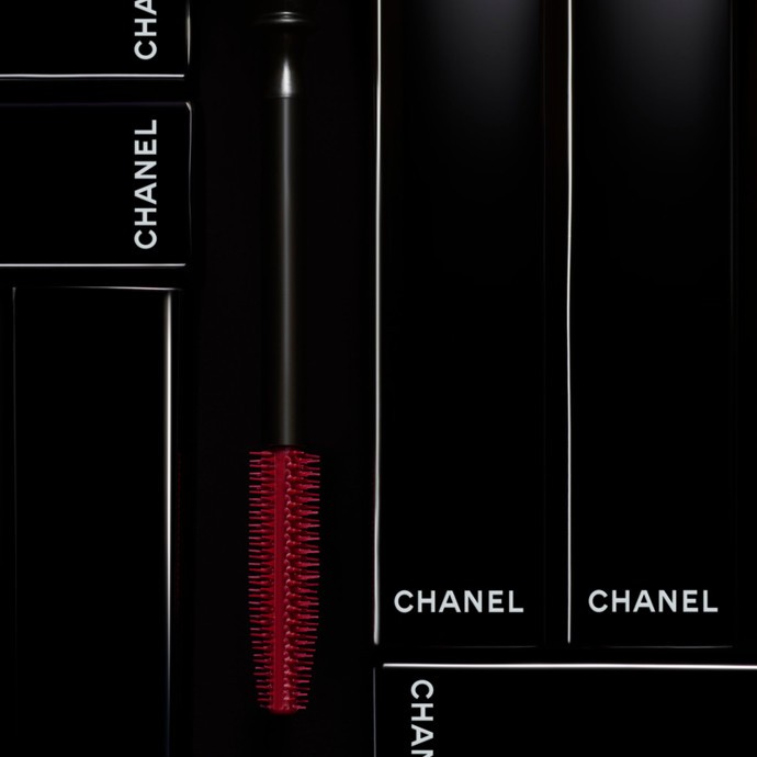 لنظرة ساحرة وجذابة، إختاري ماسكارا Noir Allure