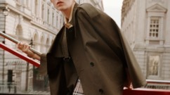 بربري تطلق حملة Back to the City لمجموعة خريف 2025