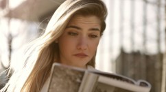 تجاعيد الجبين أبرز علامات شيخوخة البشرة، كيف تخفينها؟