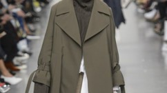 كيف تعتمدين لون الكاكي هذا الشتاء؟