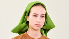 بعد الأصفر الزبدي.. الأخضر التفاحي لون صيف 2026 الأكثر انتعاشاً!