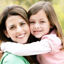 4 حيل لإطلالة شابة في عيد الأم